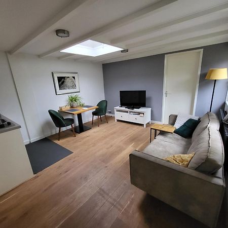 Spacious Private Guest House هيلْفِرسوم المظهر الخارجي الصورة
